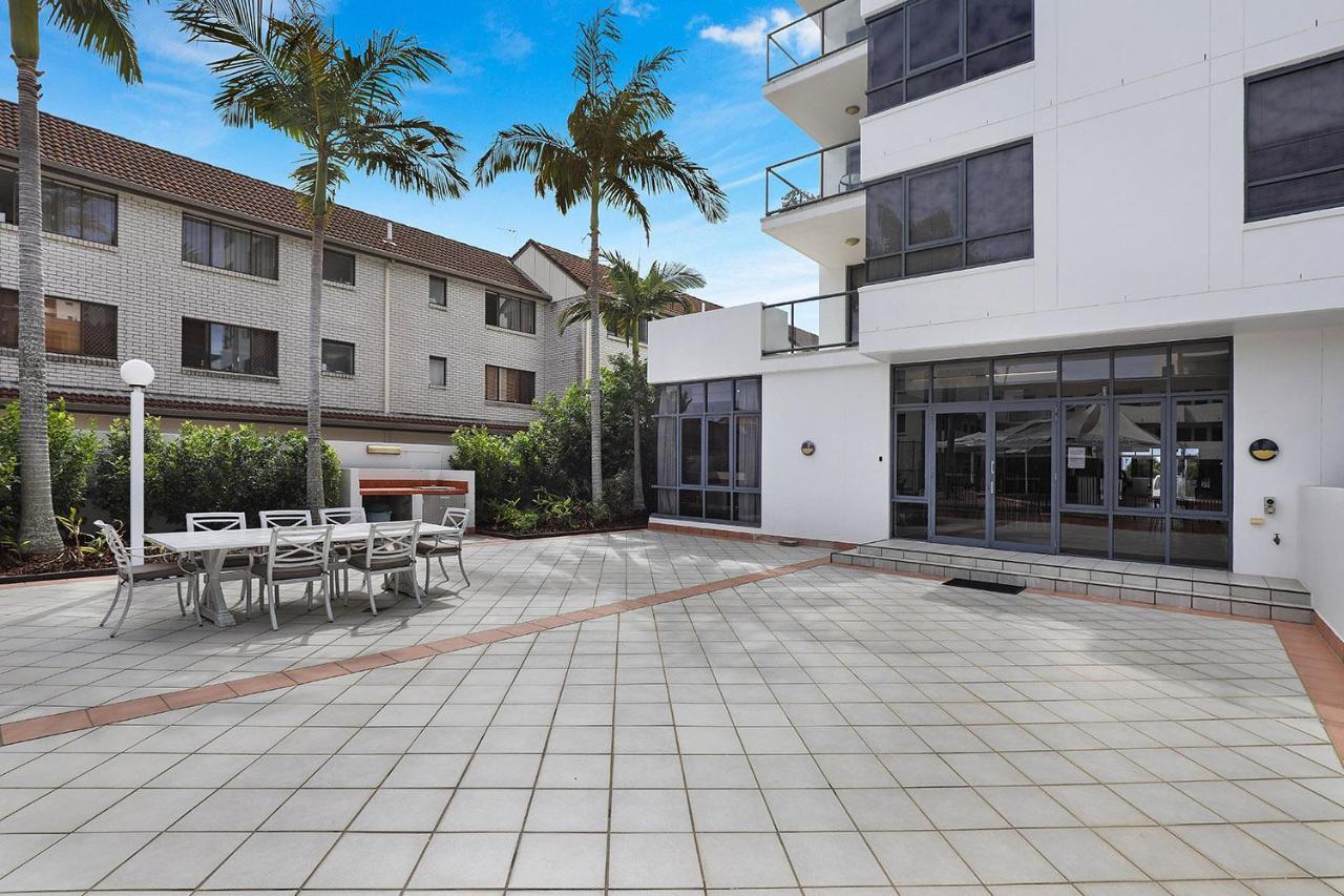 Aqualine Apartments On The Broadwater Gold Coast Exterior photo