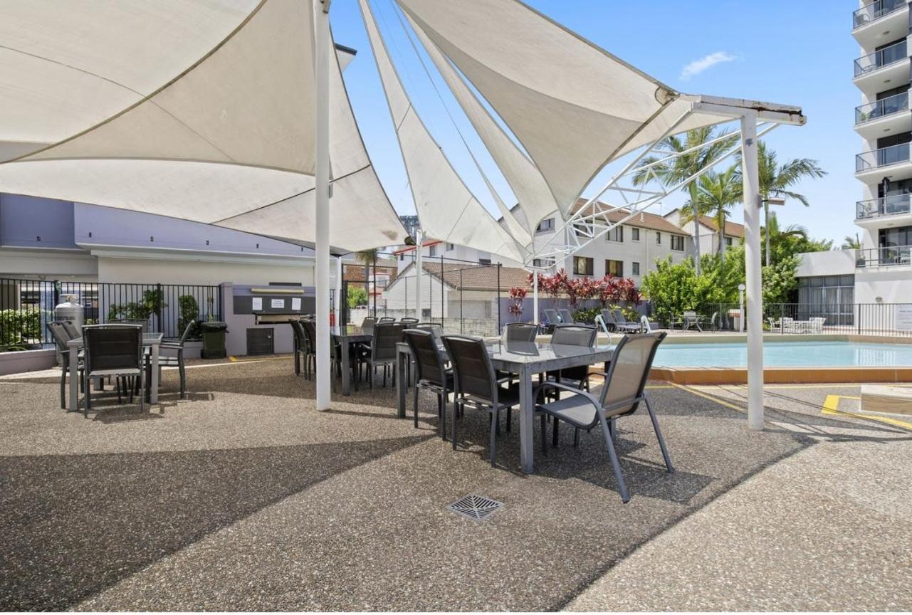 Aqualine Apartments On The Broadwater Gold Coast Exterior photo