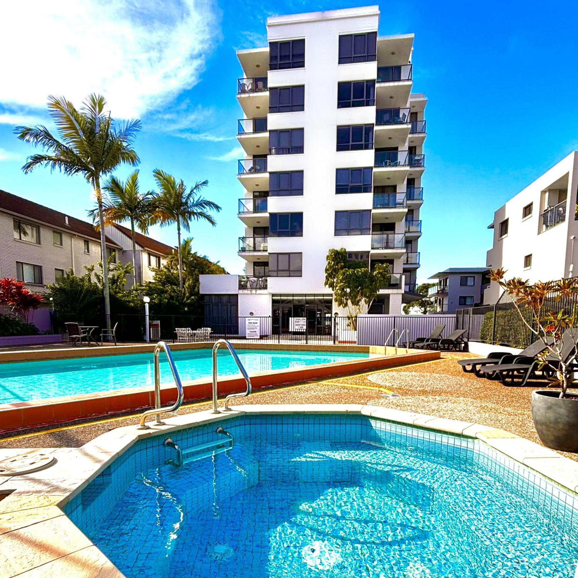 Aqualine Apartments On The Broadwater Gold Coast Exterior photo